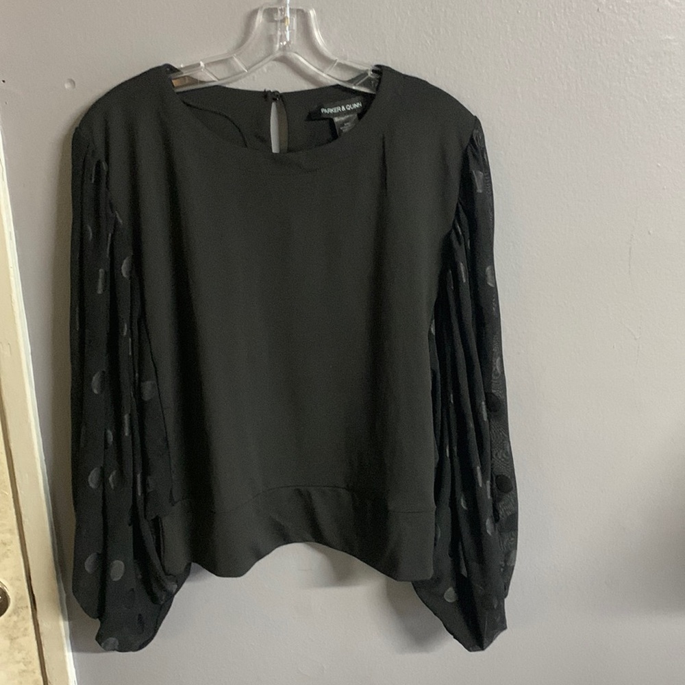 Parker & Quinn baggie arms black top